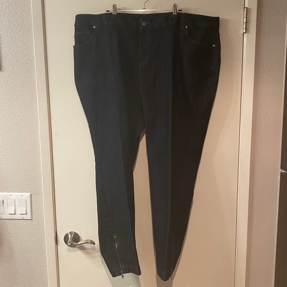 Slim Leg Jeans Zipper Leg 